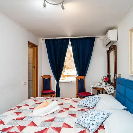 Fausta Old Town Ντουμπρόβνικ