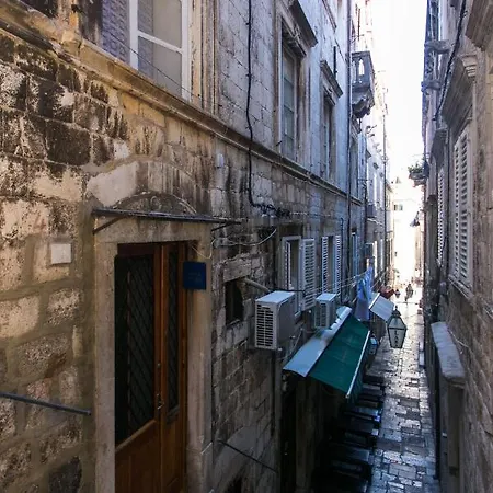 Πανσιόν Fausta Old Town *