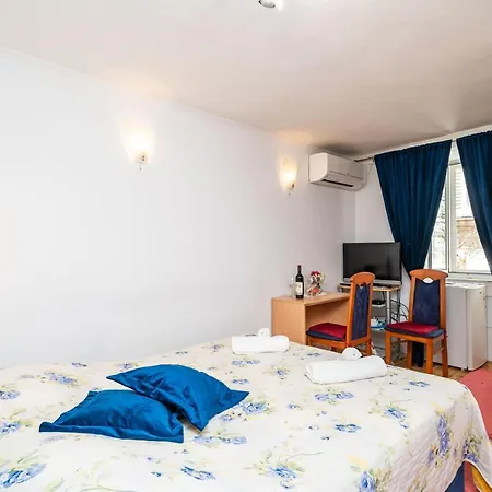 Fausta Old Town Πανσιόν